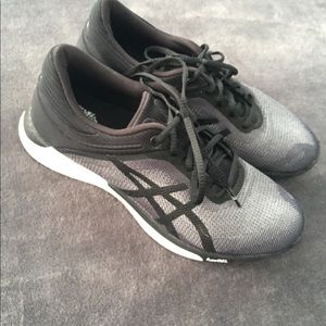 ASICS 7 running shows ombre